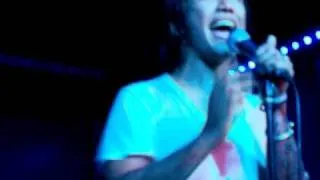 Arnel Pineda - We will rock you, 4-30-11