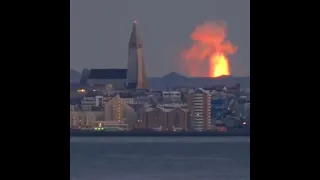 Вулкан над городом 🔥 #вулкан #мегаполис #город #огонь #лава #рек #хочуврек #рекомендации