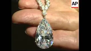 Athina Onassis sells mother Christina's jewels