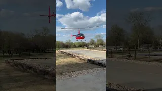 Landing In Our Backyard 🚁👀(R44 HELICOPTER) #subscribe #shorts #helicopter #flying #landing #cool