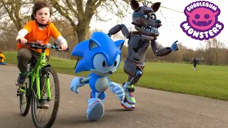 real Fnaf Foxy vs Sonic the Hedgehog race - who will win?