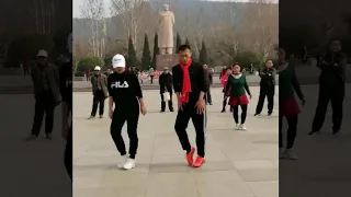 Wei Jia trolling dance