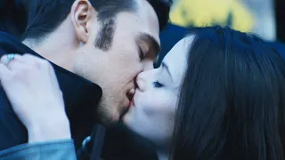 Black Beauty / Kiss Scene — Jo and George (Mackenzie Foy and Calam Lynch)