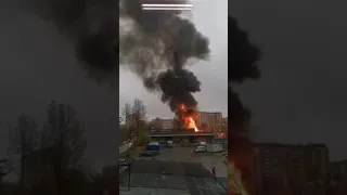 Москва - горит склад. На складе находятся баллоны с газом 🔥