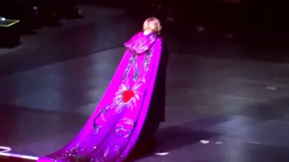 Madonna é atropelada por palco em Chicago