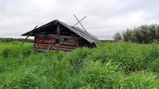 900 км по северным рекам. 24 дня один в тайге. Ч4. Затонувший корабль. Заброшенная деревня. Изба