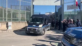 A Foggia Polizia Penitenziaria salutata con onore dalle altre forze dell'ordine