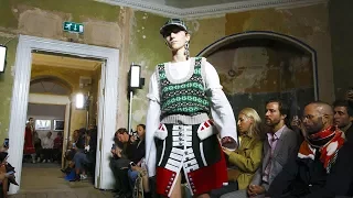 Burberry | Fall Winter 2017/2018 Full Fashion Show | Exclusive