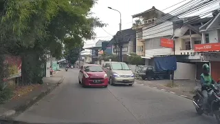 Red Daihatsu Ayla with bad driving habit! xiaomi 70mai dash cam m300