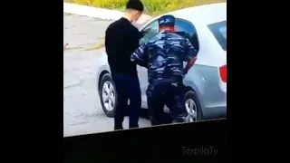 ВИДЕО ЗАДЕРЖАНИЯ НАЧАЛЬНИКА КОЛОНИИ "ЧЁРНЫЙ БЕРКУТ", КОТОРЫЙ ПЫТАЛСЯ УБЕЖАТЬ...