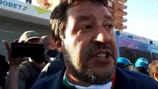Mondragone, Salvini: "Qui cittadini prigionieri in casa"