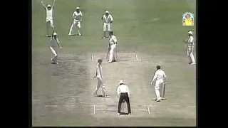 Is Dean Jones out LBW or caught? A big moment on the last day of the 3rd Test Aust vs NZ MCG 1987/88