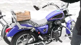 Мотоцикл ZONGSHEN RA-1 в серебристом и синем исполнении.