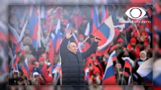 Lviv é atacada enquanto multidão lota estádio em apoio a Putin