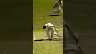 🏏Jeff Thomson’s Savage Yorker vs Tony Greig #sandshoecrusher