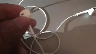 HOW TO FIX APPLE EAR PODS/AIRPODS AND HEADPHONES THAT LOSE OR HAVE LOST AUDIO