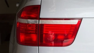 How to Replace BMW X-5 2007 Tail gate tail light E-70