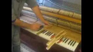 Troubleshooting squeaking key of piano.Как устранить скрип клавиши пианино совет от maxim_tuner