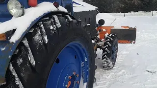 Чистка снега и небольшой обзор трактора Т-40.