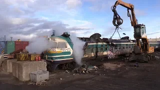 Слом дизель-поезда ДР1А ИЗНУТРИ ВАГОНА 2 / Scrapping of DR1A DMU FROM INSIDE THE CAR 2