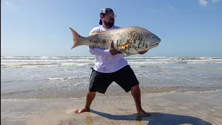 Fisherman Lands Monster BULL while Surf Fishing