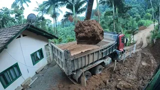 Escavadeira tirando deslizamento Parte Final