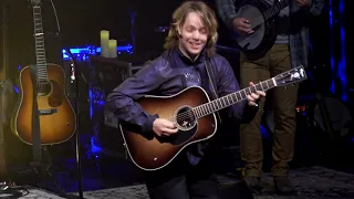 Billy Strings covers Don Reno "Long Gone" Boston, MA 3/15/22