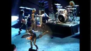 Guns N Roses - Sweet Child O' Mine - Live - Rock N Roll Hall of Fame Induction 2012 Cleveland