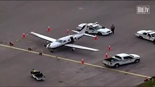 Passagier ist aus dem Flugzeug gefallen! Dramatische Funksprüche!
