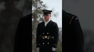 Ex–Honor Guard Brought to Tears by Tomb of the Unknown Soldier