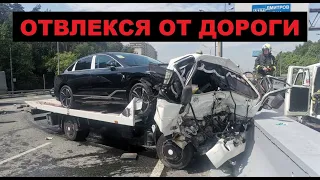 Отвлекся за рулем! МКАД 95 км Груженый эвакуатор влетел в стоящую автоцистерну / дтп авария сегодня