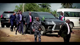 cinematic arrival of  Gov. Udom Emmanuel arriving an event