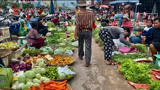 Cambodia Market @Early Morning |Plenty of Raw Food IN Front of SiemReab Central Market &More