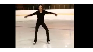 Евгния Медведева танцует