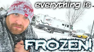 RV CAMPING IN SUB-ZERO WEATHER - Everything's Freezing in Roswell New Mexico !