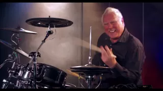 Cesar Zuiderwijk (Golden Earring) speelt Radar Love op de elektronische drums TD-30KV