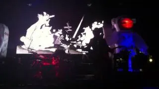 Primus - Tommy the Cat front row