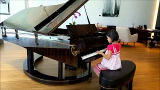 Keilani plays the Fibonacci piano