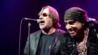 Little Steven & Southside Johnny 2017-06-25 encore (multicam footage)