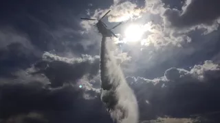 Wildland Firefighting Columbia Helicopters CH-47D Chinook Aerial Water Drop with FAS Internal Tank