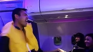 Virgin America Flight Attendant Safety Dances to #VXsafetydance