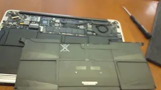 Замена аккумулятора Macbook Air 11 2011 г. A1370