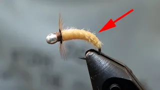 Лакомство для Хариуса. Имитация Ручейника. Мохнатое тело из Nymph Skin. Caddis Larva