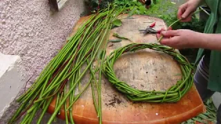 How To Make a Willow Wreath