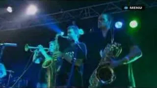 Mark Ronson Performs Stop me Live Glastonbury 2007