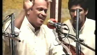 Pandit  Prabhakar karekar - Raag Hindol Baharr