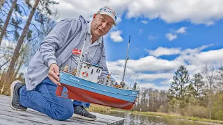 Schiffsmodellbauclub Weiden: Am Schätzlerbad drehen große ferngesteuerte Modellboote ihre Runden