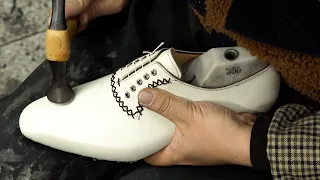 Process of making goodyear welted golf shoes. Korean handmade shoe master