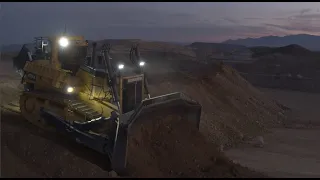 Komatsu D475A 8 Mining Dozers Offer More Production & Longer Life
