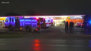 Police looking for suspect after deadly robbery in SW Houston